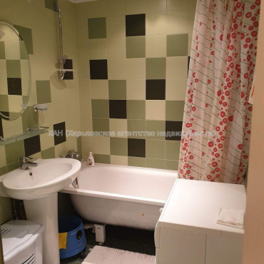 Продам квартиру, Гвардейцев Широнинцев ул. , 3  ком., 48.40 м², капитальный ремонт 