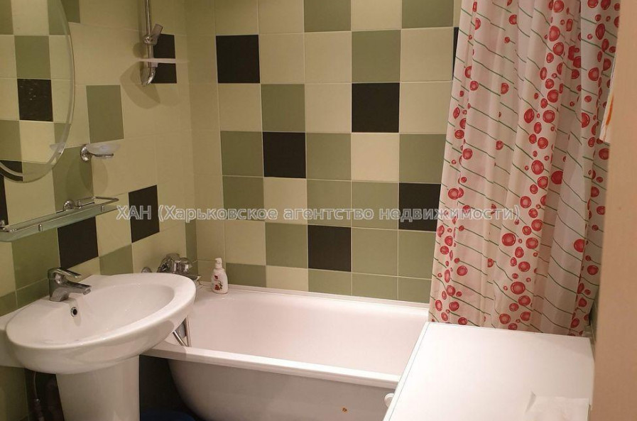 Продам квартиру, Гвардейцев Широнинцев ул. , 3  ком., 48.40 м², капитальный ремонт 