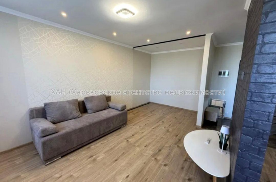 Продам квартиру, Льва Ландау просп. , 1  ком., 39 м², капитальный ремонт 