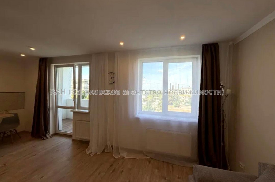 Продам квартиру, Льва Ландау просп. , 1  ком., 39 м², капитальный ремонт 