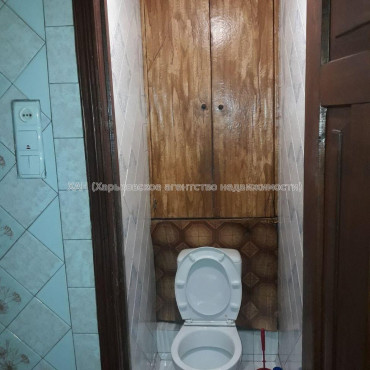 Сдам квартиру, Каденюка ул. , 3  ком., 69 м², косметический ремонт 