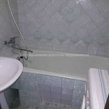 Сдам квартиру, Каденюка ул. , 3  ком., 69 м², косметический ремонт 