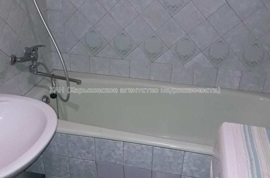 Сдам квартиру, Каденюка ул. , 3  ком., 69 м², косметический ремонт 