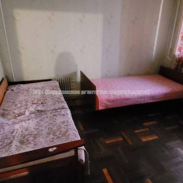 Сдам квартиру, Каденюка ул. , 3  ком., 69 м², косметический ремонт 