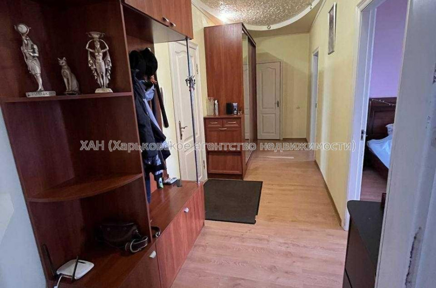 Продам квартиру, Сергеевская ул. , 2  ком., 68.60 м², капитальный ремонт 