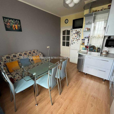 Продам квартиру, Сергеевская ул. , 2  ком., 68.60 м², капитальный ремонт 