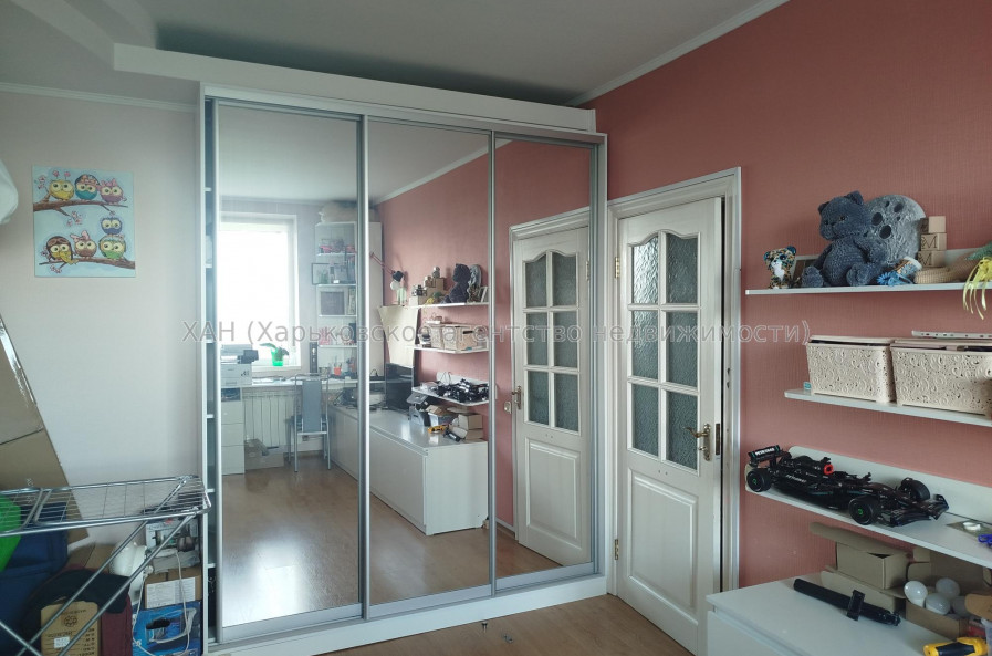 Продам квартиру, Сергеевская ул. , 2  ком., 68.60 м², капитальный ремонт 