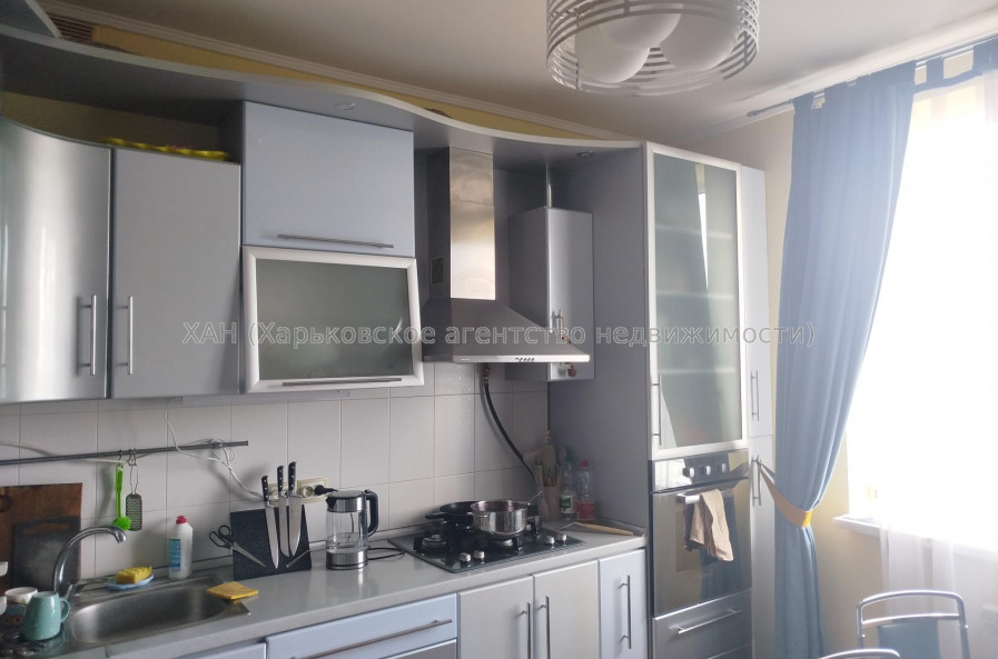 Продам квартиру, Сергеевская ул. , 2  ком., 68.60 м², капитальный ремонт 