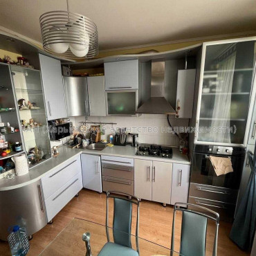 Продам квартиру, Сергеевская ул. , 2  ком., 68.60 м², капитальный ремонт 