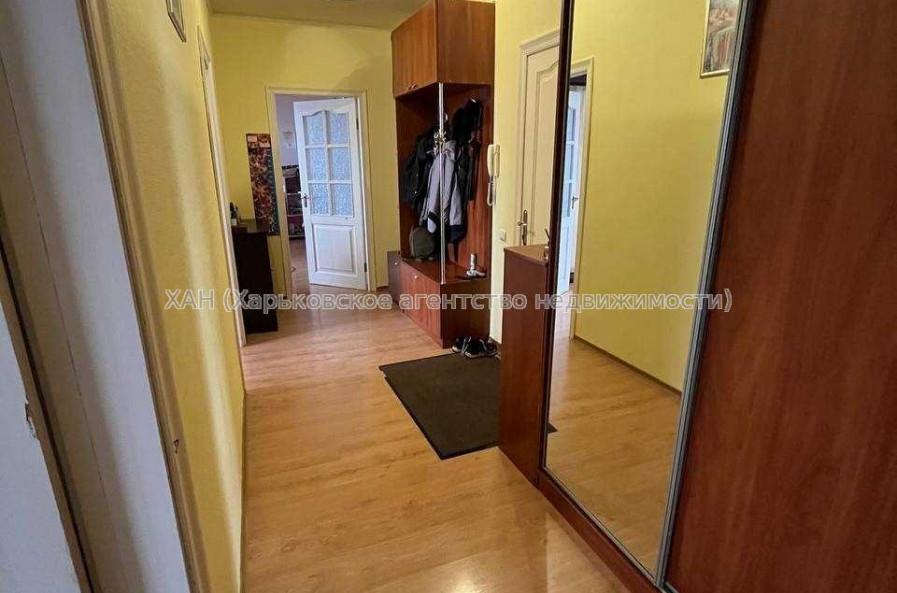 Продам квартиру, Сергеевская ул. , 2  ком., 68.60 м², капитальный ремонт 