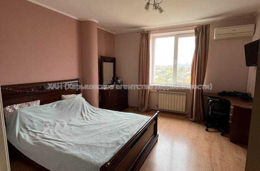 Продам квартиру, Сергеевская ул. , 2  ком., 68.60 м², капитальный ремонт 