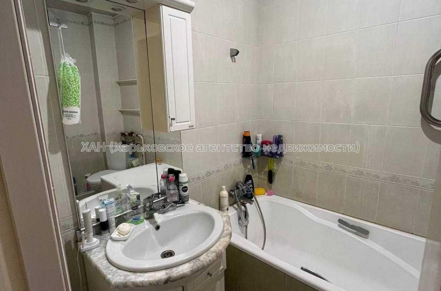 Продам квартиру, Сергеевская ул. , 2  ком., 68.60 м², капитальный ремонт 