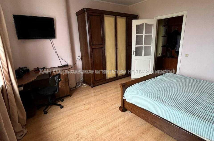 Продам квартиру, Сергеевская ул. , 2  ком., 68.60 м², капитальный ремонт 