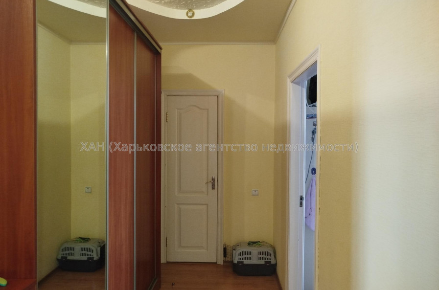 Продам квартиру, Сергеевская ул. , 2  ком., 68.60 м², капитальный ремонт 