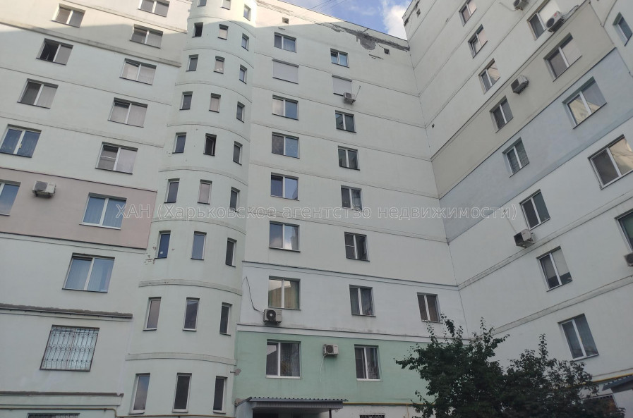 Продам квартиру, Сергеевская ул. , 2  ком., 68.60 м², капитальный ремонт 