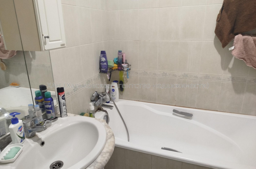 Продам квартиру, Сергеевская ул. , 2  ком., 68.60 м², капитальный ремонт 