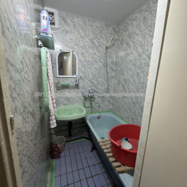 Продам квартиру, Соборности Украины ул. , 2  ком., 45 м², косметический ремонт 