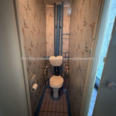 Продам квартиру, Соборности Украины ул. , 2  ком., 45 м², косметический ремонт 