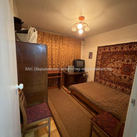 Продам квартиру, Соборности Украины ул. , 2  ком., 45 м², косметический ремонт