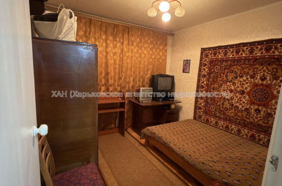 Продам квартиру, Соборности Украины ул. , 2  ком., 45 м², косметический ремонт 