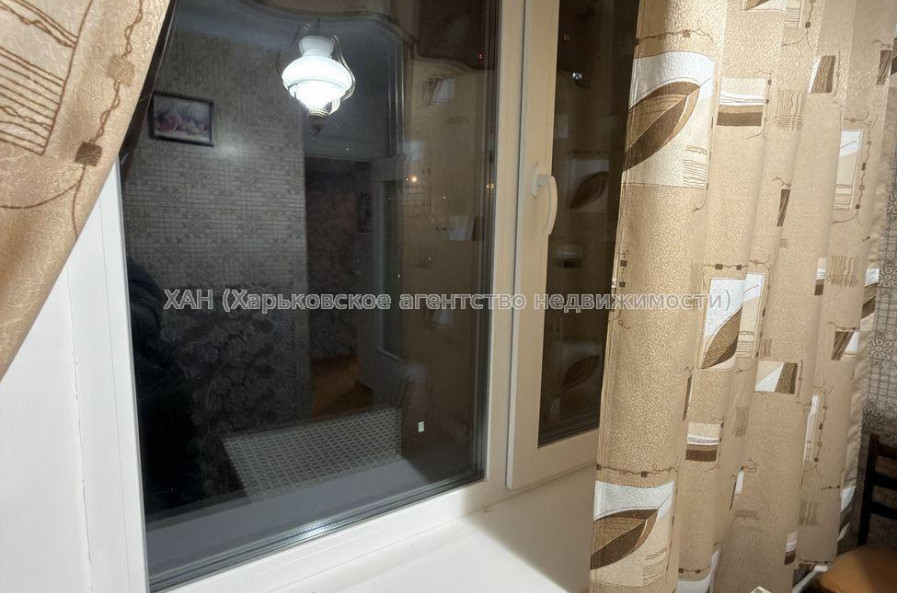 Продам квартиру, Соборности Украины ул. , 2  ком., 45 м², косметический ремонт 