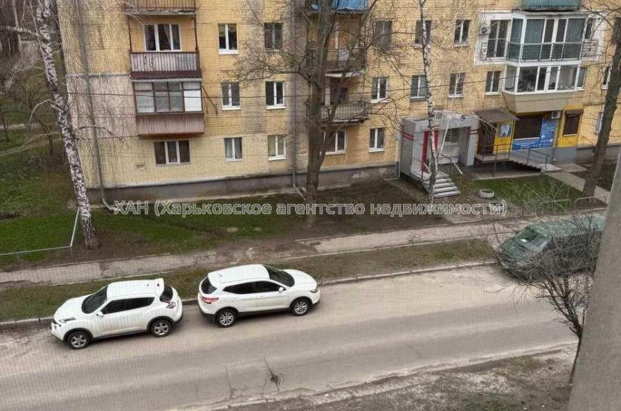 Продам квартиру, Шекспира ул. , 1 кім., 8.60 м², советский ремонт 