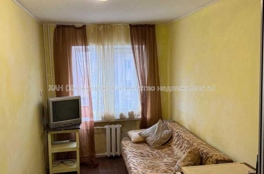 Продам квартиру, Шекспира ул. , 1 кім., 8.60 м², советский ремонт 