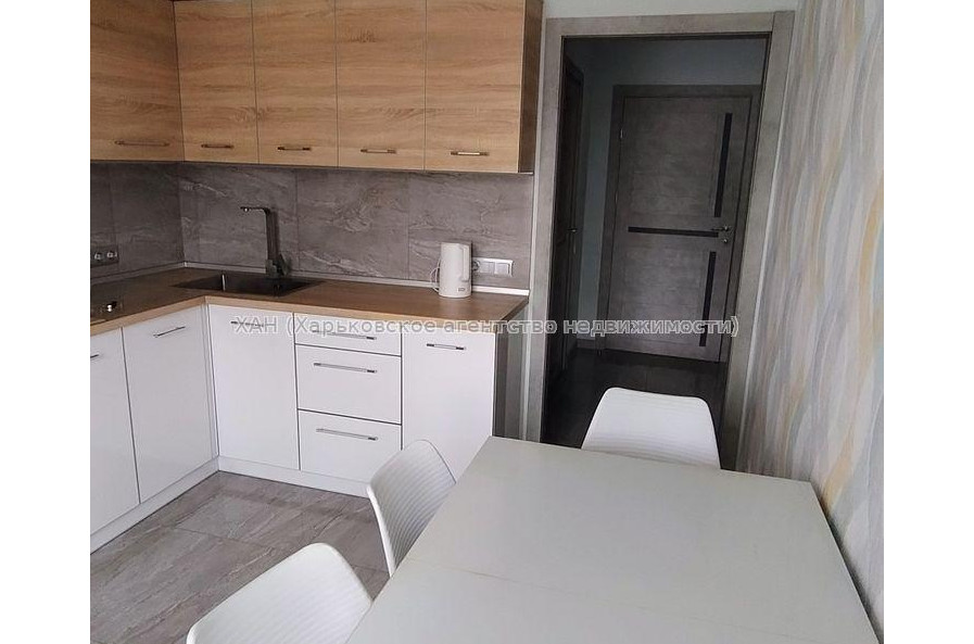 Продам квартиру, Мира ул. , 1  ком., 48.10 м², авторский дизайн 