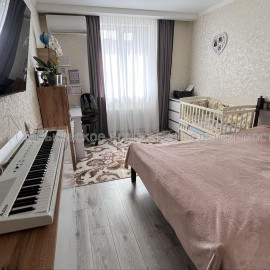 Продам квартиру, Ньютона ул. , 1 кім., 44 м², евроремонт