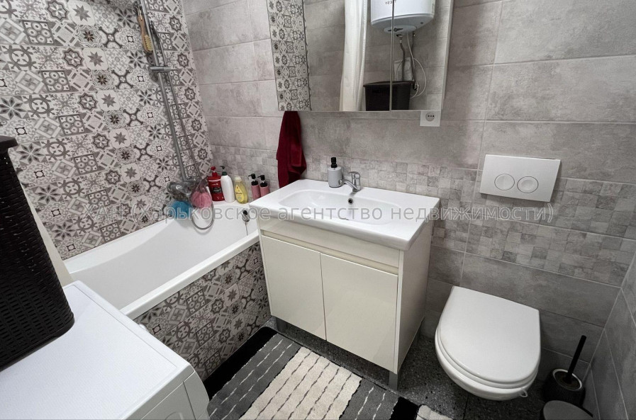 Продам квартиру, Ньютона ул. , 1  ком., 44 м², евроремонт 