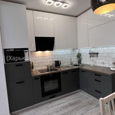 Продам квартиру, Ньютона ул. , 1  ком., 44 м², евроремонт 