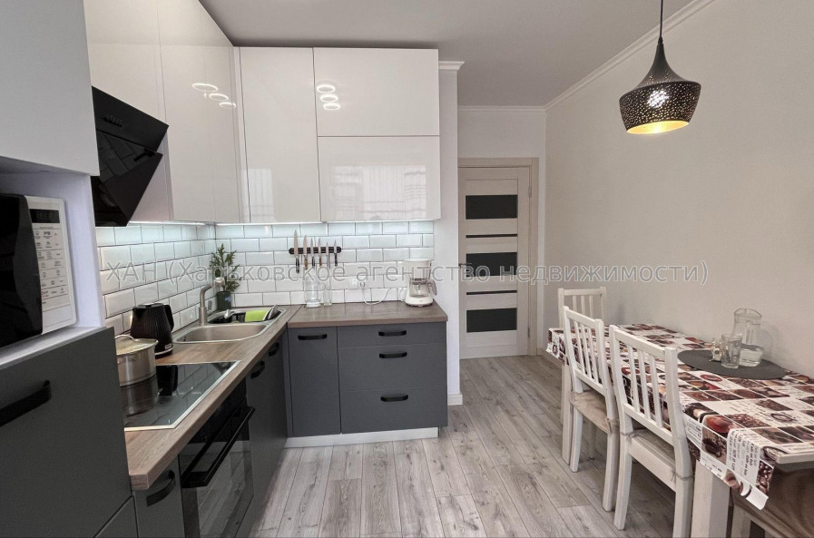 Продам квартиру, Ньютона ул. , 1  ком., 44 м², евроремонт 