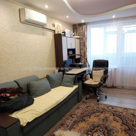 Продам квартиру, Дмитрия Коцюбайло ул. , 2  ком., 46 м², капитальный ремонт