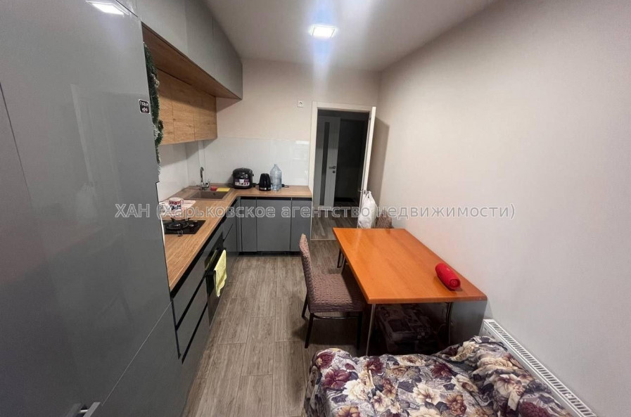 Продам квартиру, Героев Харькова просп. , 1  ком., 38 м², капитальный ремонт 