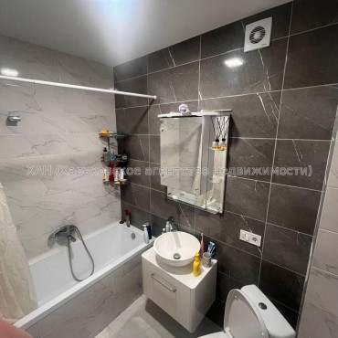 Продам квартиру, Героев Харькова просп. , 1  ком., 38 м², капитальный ремонт 