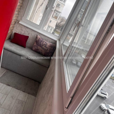 Продам квартиру, Героев Харькова просп. , 1  ком., 38 м², капитальный ремонт 