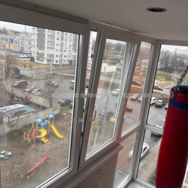 Продам квартиру, Героев Харькова просп. , 1  ком., 38 м², капитальный ремонт 