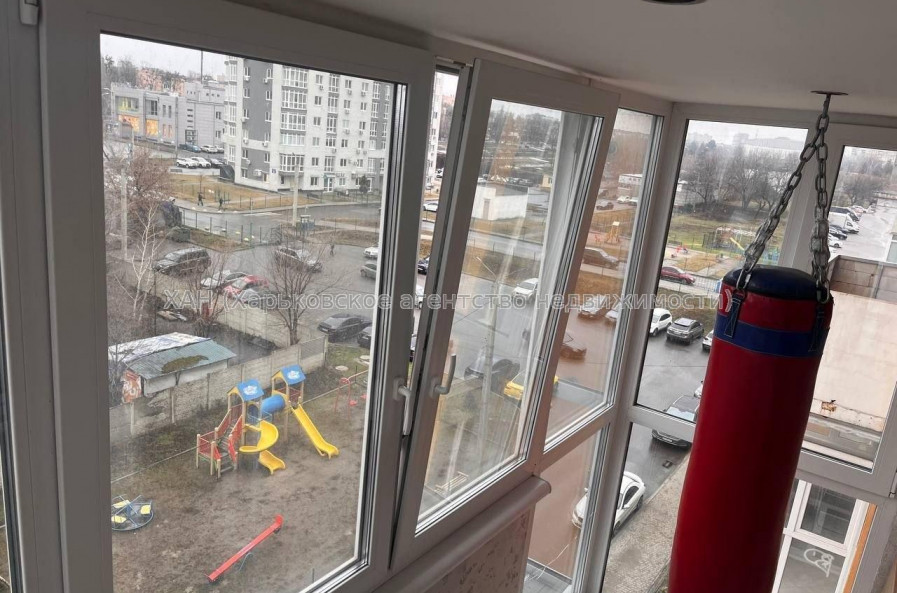 Продам квартиру, Героев Харькова просп. , 1  ком., 38 м², капитальный ремонт 