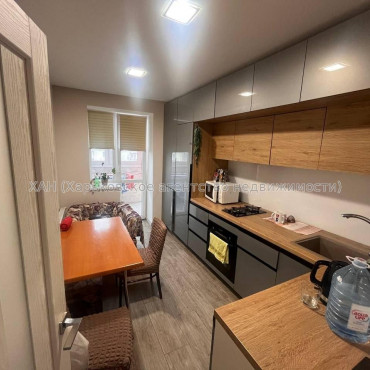 Продам квартиру, Героев Харькова просп. , 1  ком., 38 м², капитальный ремонт 