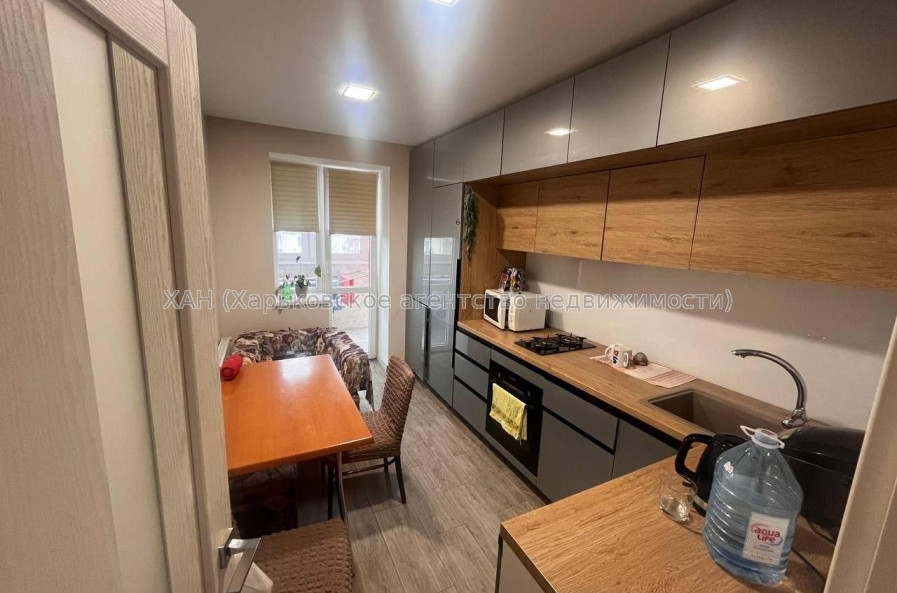 Продам квартиру, Героев Харькова просп. , 1  ком., 38 м², капитальный ремонт 