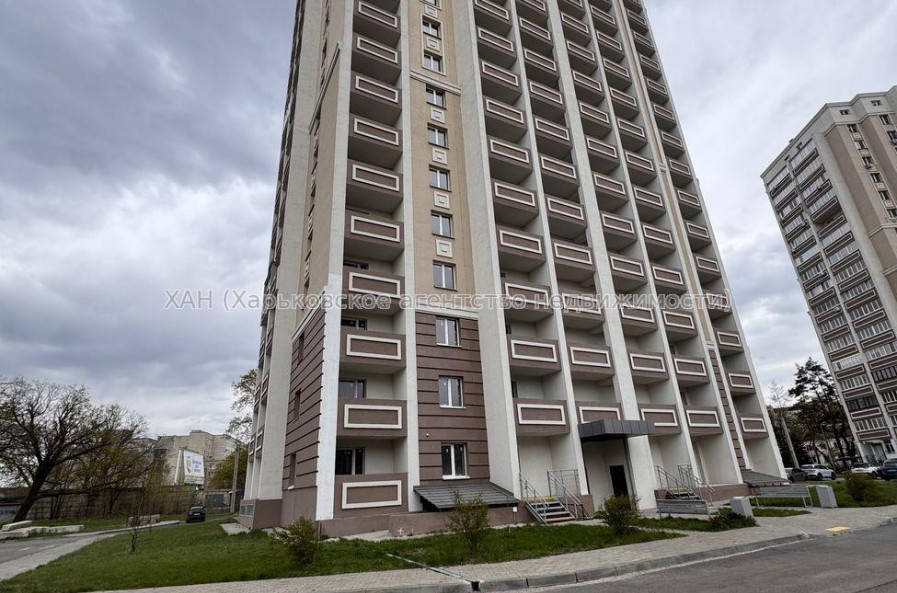 Продам квартиру, Героев Харькова просп. , 1  ком., 47 м², без внутренних работ 