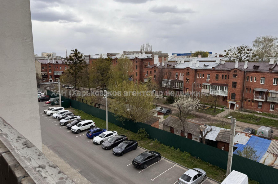 Продам квартиру, Героев Харькова просп. , 1  ком., 47 м², без внутренних работ 