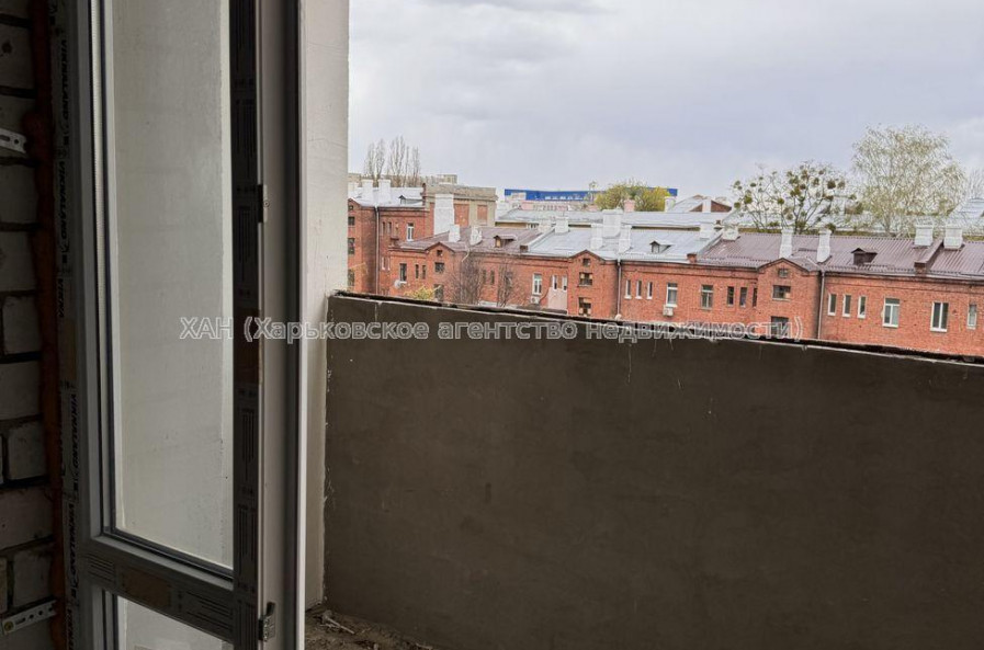 Продам квартиру, Героев Харькова просп. , 1  ком., 47 м², без внутренних работ 