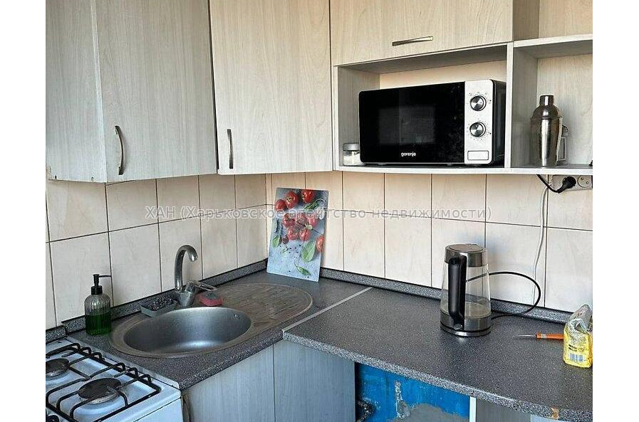 Продам квартиру, Победы просп. , 1  ком., 30 м², капитальный ремонт 