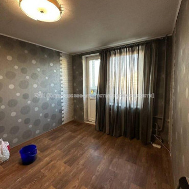 Продам квартиру, Победы просп. , 1  ком., 30 м², капитальный ремонт 
