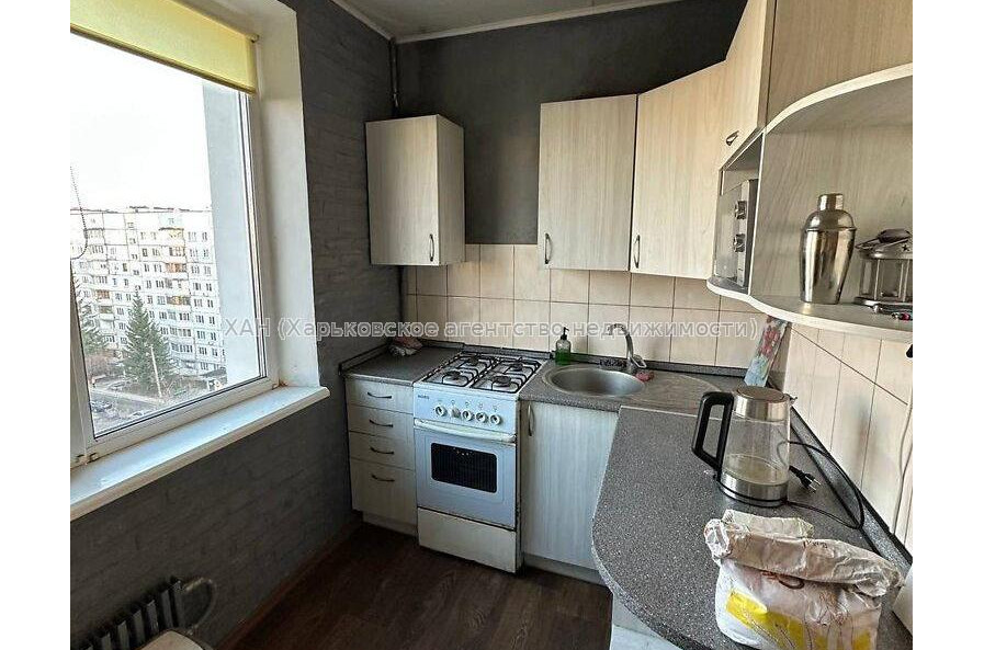 Продам квартиру, Победы просп. , 1  ком., 30 м², капитальный ремонт 