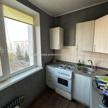 Продам квартиру, Победы просп. , 1  ком., 30 м², капитальный ремонт 