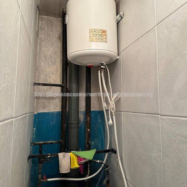 Продам квартиру, Победы просп. , 1  ком., 30 м², капитальный ремонт 