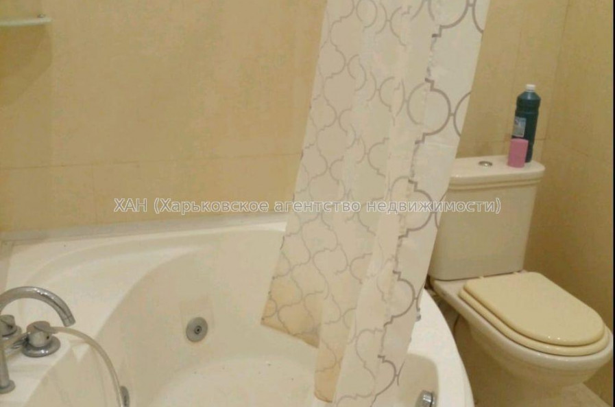 Продам квартиру, Соборности Украины ул. , 3  ком., 105 м², капитальный ремонт 