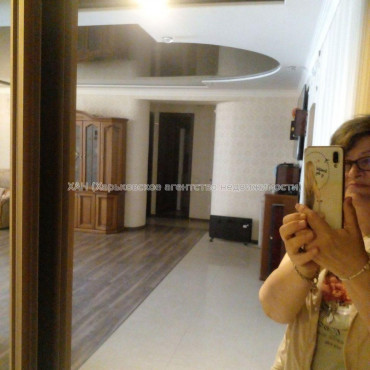 Продам квартиру, Соборности Украины ул. , 3  ком., 105 м², капитальный ремонт 